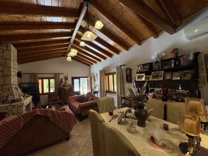 Image No.25-6 Bed House for sale