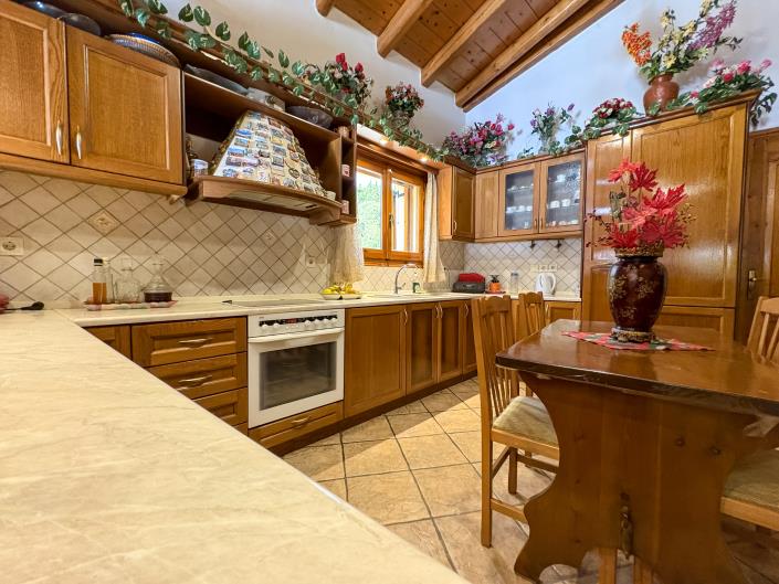 Image No.29-6 Bed House for sale
