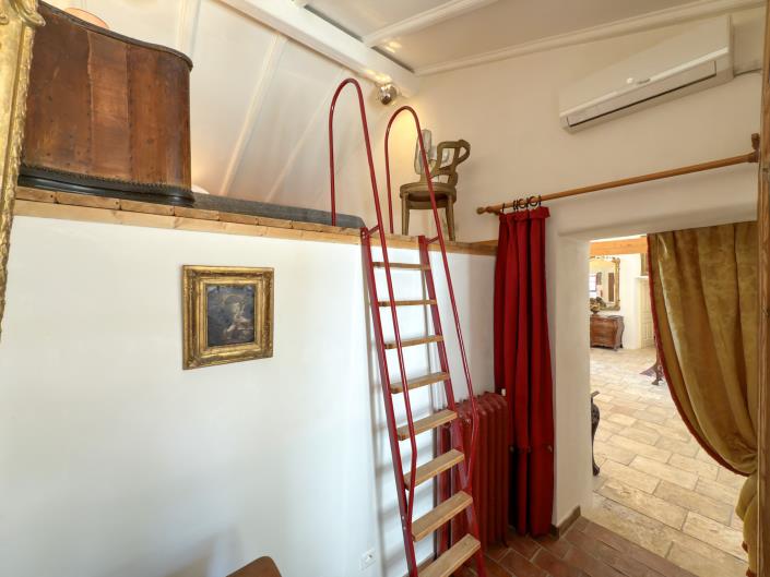 Image No.46-2 Bed Villa for sale