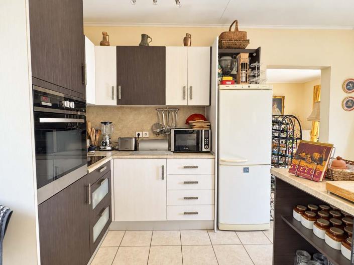 Image No.17-3 Bed House for sale