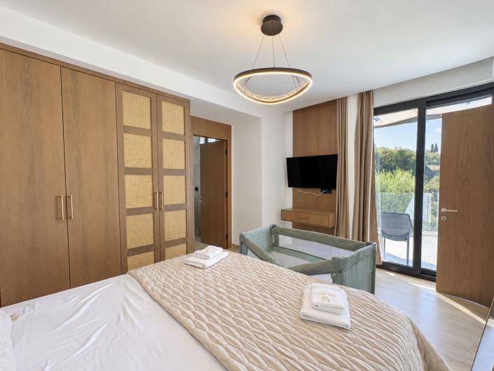 Image No.37-4 Bed Villa / Detached for sale