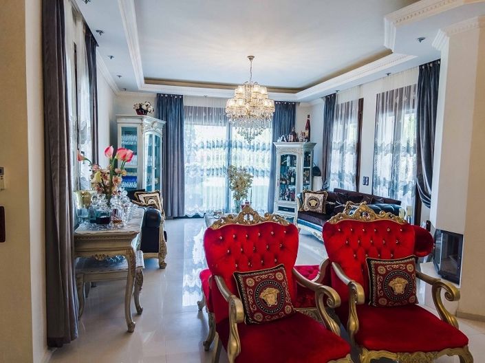 Image No.7-8 Bed Property for sale