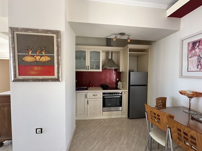 Image No.10-6 Bed Property for sale