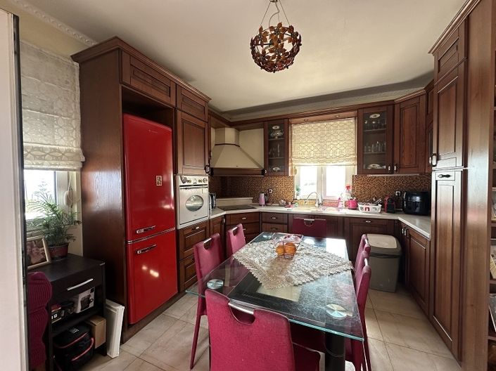Image No.3-6 Bed Property for sale