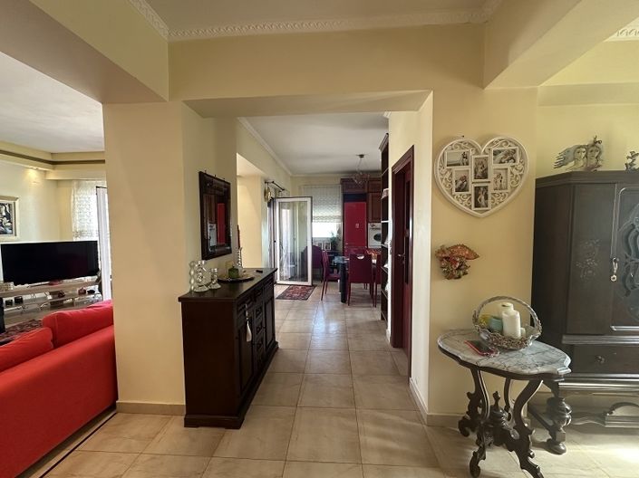 Image No.4-6 Bed Property for sale