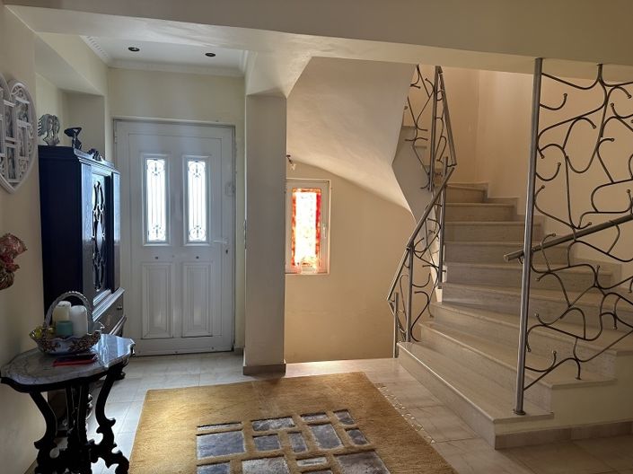 Image No.6-6 Bed Property for sale