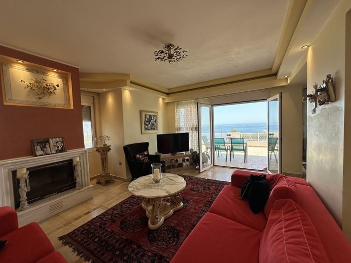 Image No.8-6 Bed Property for sale