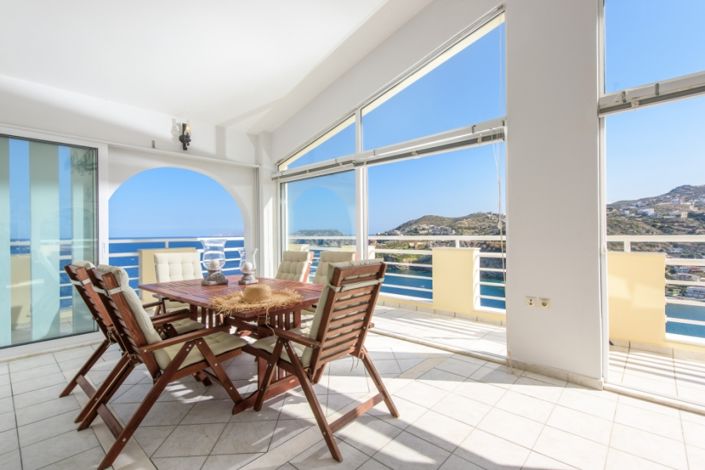 Image No.15-7 Bed Property for sale