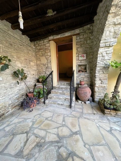 Image No.2-Propriété de 5 chambres à vendre à Larnaca