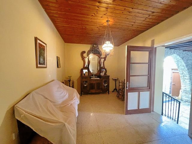 Image No.8-Propriété de 5 chambres à vendre à Larnaca