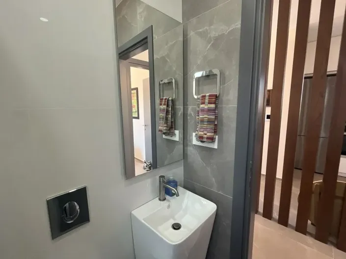 Image No.14-3 Bed House for sale