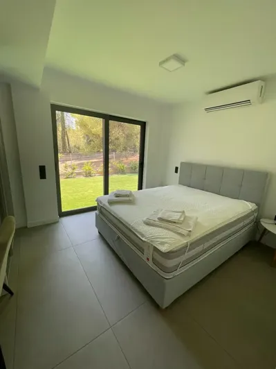 Image No.14-3 Bed House for sale