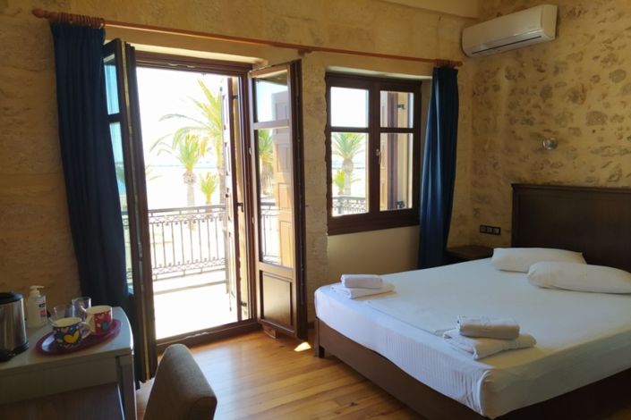 Image No.7-10 Bed House for sale