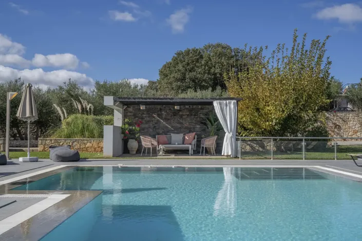 Image No.8-7 Bed House for sale