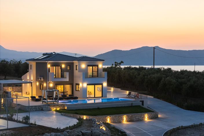 Image No.9-5 Bed House for sale