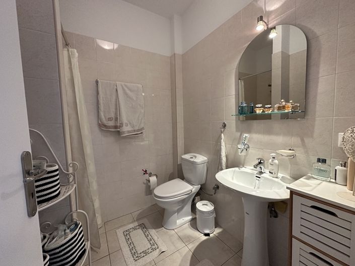 Image No.11-2 Bed House for sale