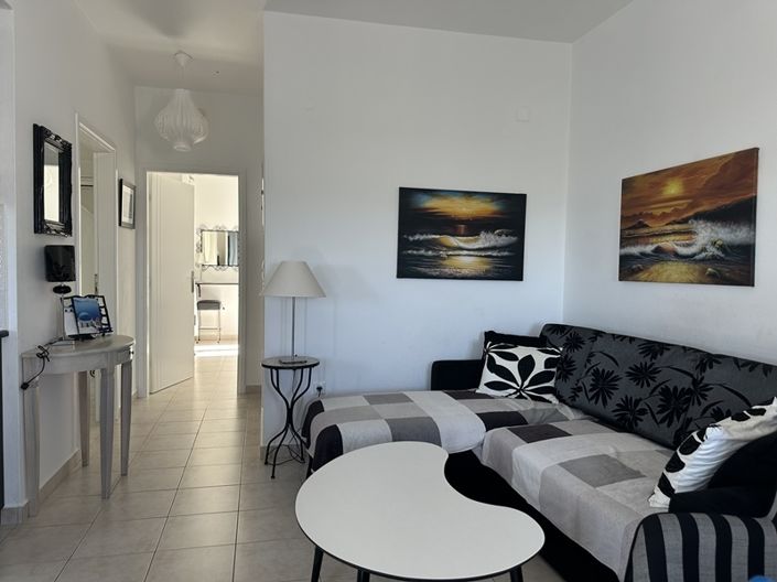Image No.5-2 Bed House for sale