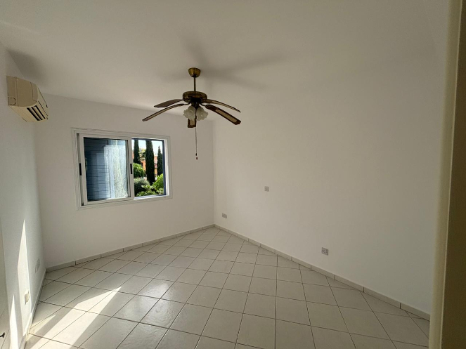 Image No.26-3 Bed Property for sale