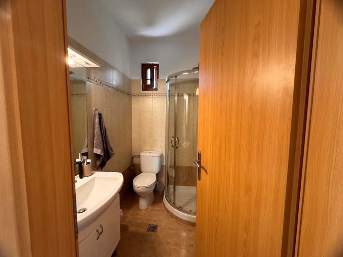 Image No.19-3 Bed House for sale