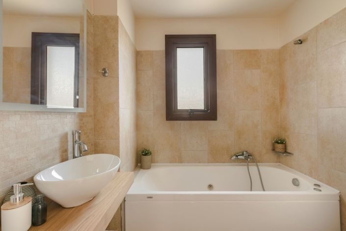 Image No.20-4 Bed Property for sale