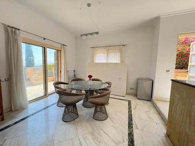 Image No.5-3 Bed Property for sale