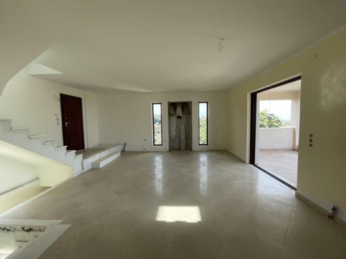Image No.5-4 Bed Property for sale
