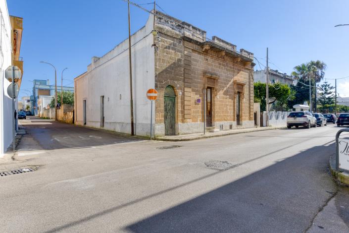 Image No.2-3 Bed House for sale