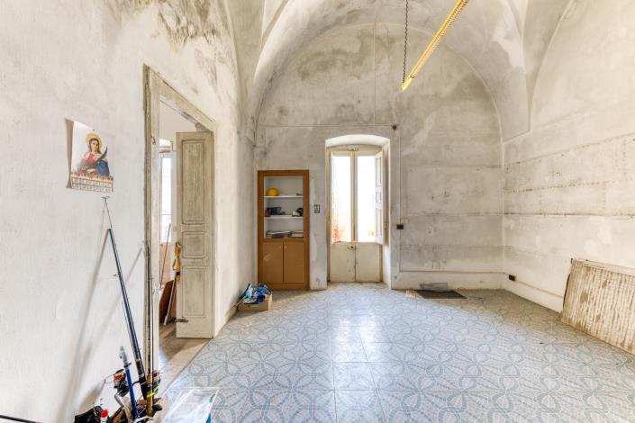 Image No.19-3 Bed House for sale