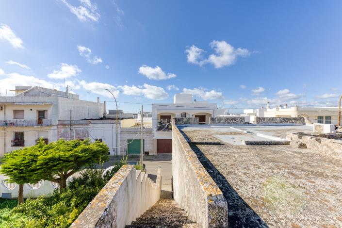 Image No.26-3 Bed House for sale