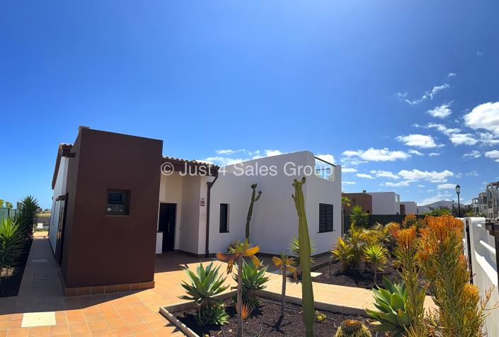 Image No.3-3 Bed Villa for sale
