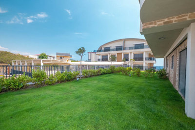 Exterior 4