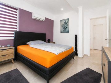 Interior 7