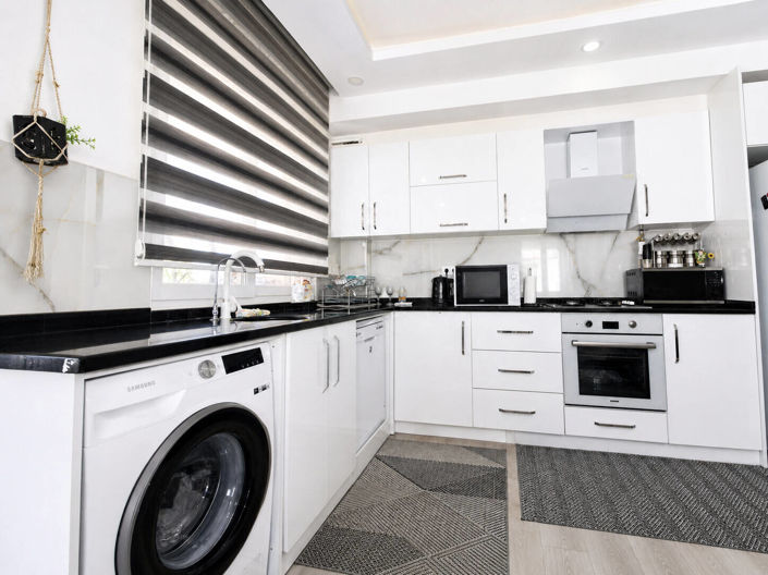 Image No.19-6 Bed Apartment for sale