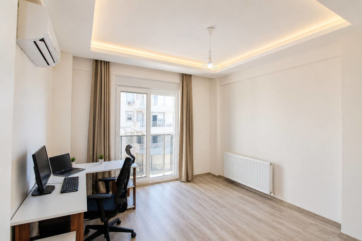 Image No.23-6 Bed Apartment for sale