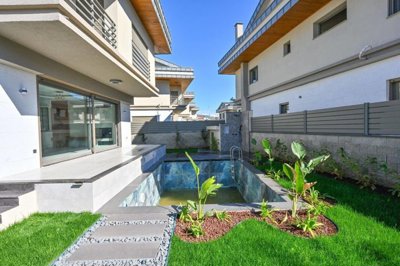 Exterior 1