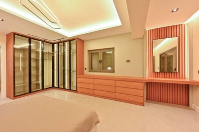 Interior 9