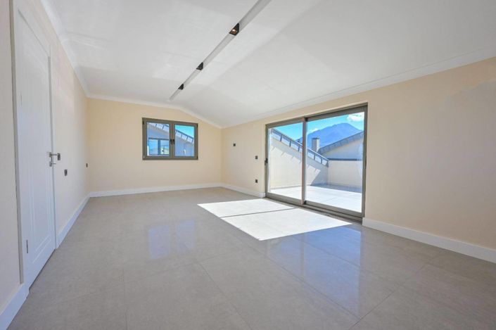 Image No.27-5 Bed House/Villa for sale
