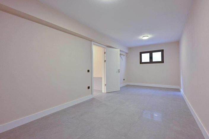 Image No.30-5 Bed House/Villa for sale