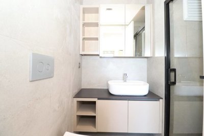 Interior 9