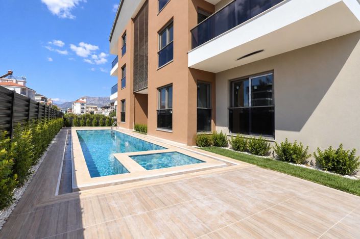 Image No.4-12 Bed House/Villa for sale