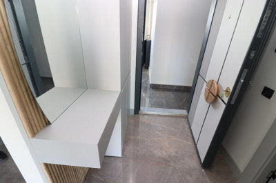 Interior 4