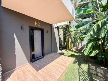 Exterior 6