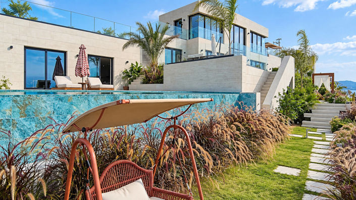 Houses with Private Pools and Beach Access in Bodrum