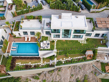 Exterior 3