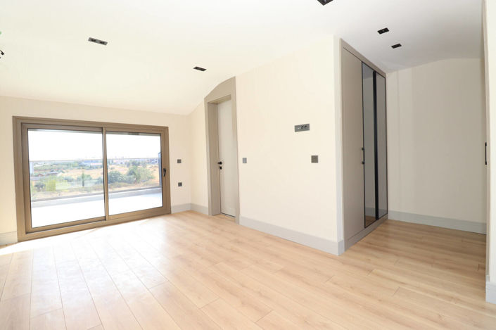 Image No.30-5 Bed House/Villa for sale