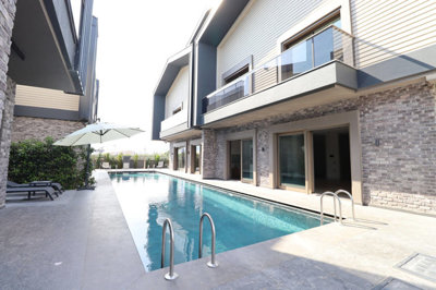Exterior 6