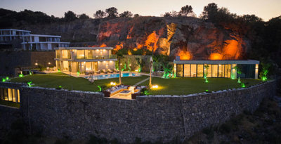 Exterior 3