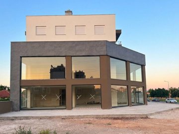 Exterior 1