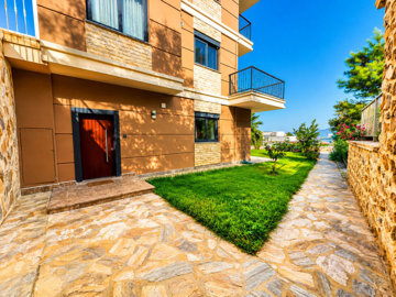 Exterior 12