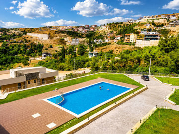 Exterior 8